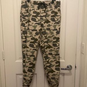 Divided (H&M) Mens Camouflage Print Cotton Joggers. Size 32.
